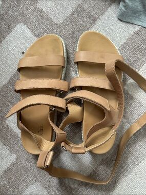 Sorel Tan Leather Strappy platform Sandals - Comfortable Everyday Style